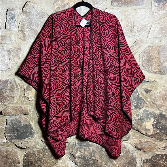 Size XL-1X OneSize Red Black Zebra Animal Print Women’s Shawl Cape Poncho NWT - Picture 1 of 4
